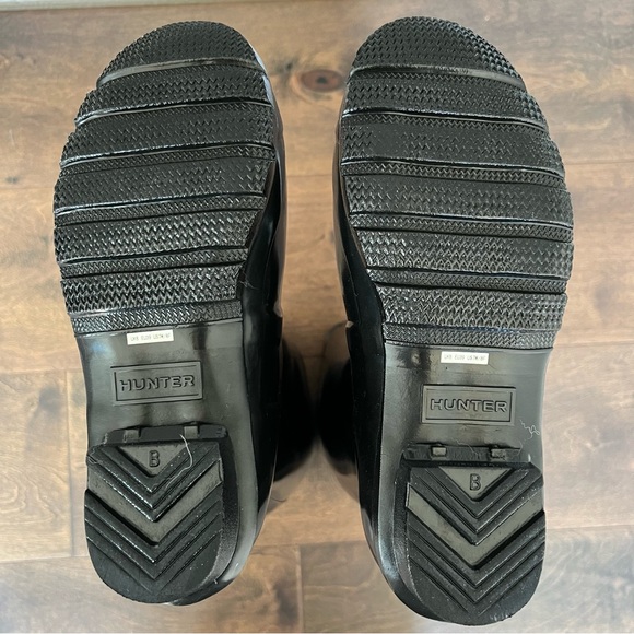 Women's Hunter Tall Boots with Boot Socks - Picture 5 of 9